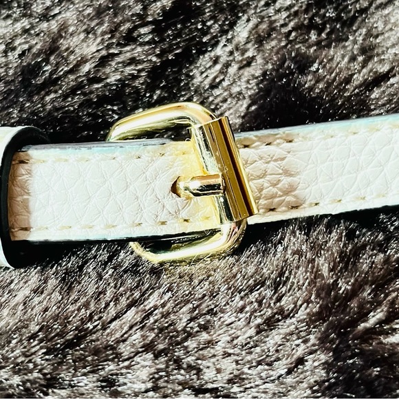 Anne Klein "Like New" Pebble Grain Leather Crossbody Bag in Cream Color - Picture 10 of 13